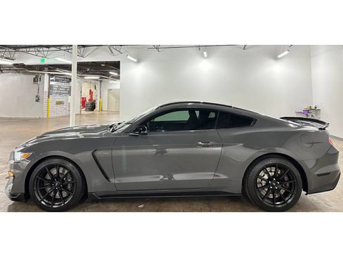 Used 2018 Ford Mustang Shelby GT350 RWD image 8