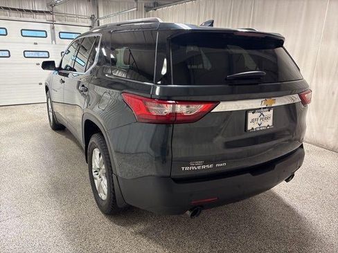 Used 2021 Chevrolet Traverse LT image 31