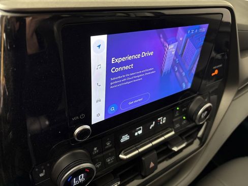 Used 2023 Toyota Highlander XLE image 27