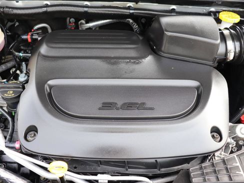 Used 2026 Chrysler Pacifica Select FWD image 54