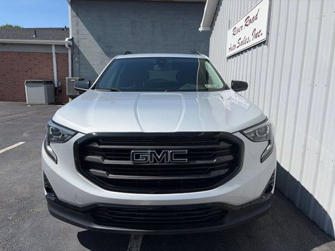 Used 2021 GMC Terrain SLT w/ Infotainment Package II AWD/4WD image 2