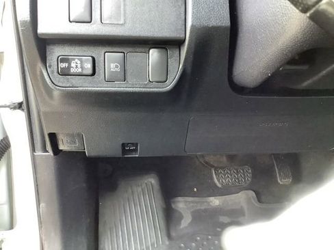 Used 2021 Toyota Tacoma SR5 w/ Technology Package AWD/4WD image 23