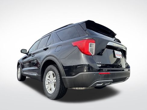 Certified 2022 Ford Explorer XLT w/ Equipment Group 202A image 15