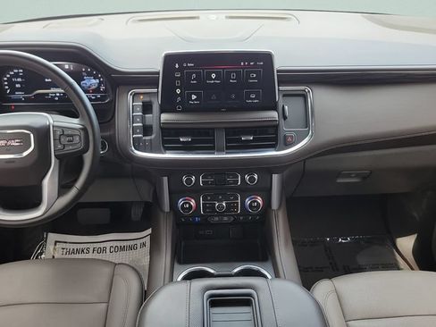 Used 2024 GMC Yukon XL SLT w/ SLT Luxury Package AWD/4WD image 11