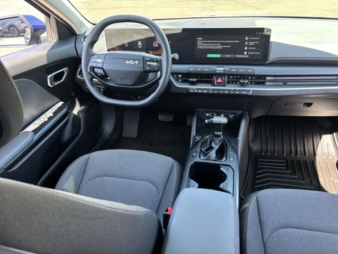 Certified 2025 Kia K4 FWD image 12