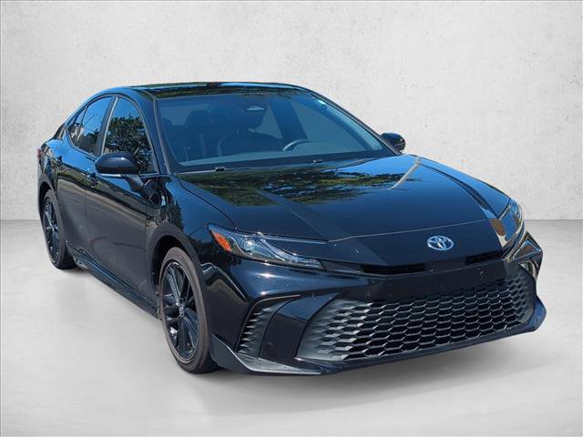 Certified 2025 Toyota Camry SE FWD image 3