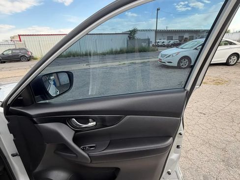 Used 2018 Nissan Rogue SL FWD image 16