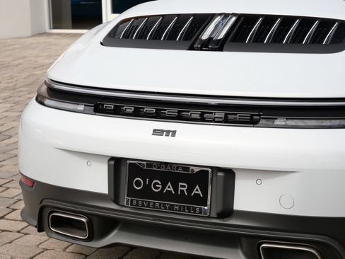 Used 2025 Porsche 911 Carrera RWD image 6