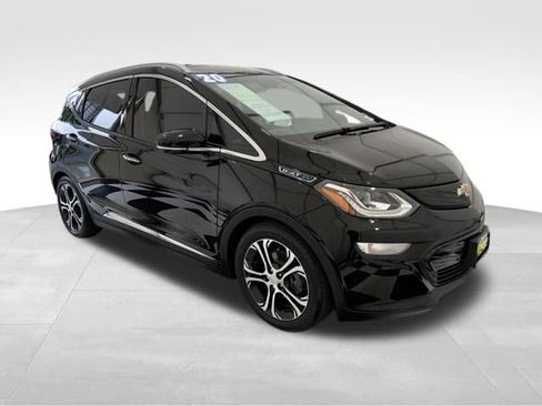 Used 2020 Chevrolet Bolt Premier w/ Infotainment Package FWD image 6