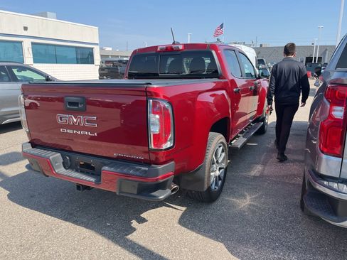Used 2022 GMC Canyon Denali image 12