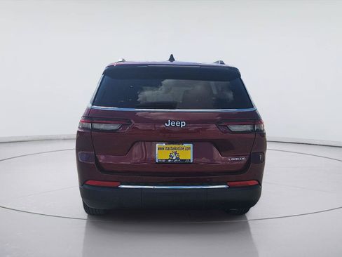Used 2025 Jeep Grand Cherokee L Laredo RWD image 4