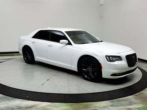 Used 2021 Chrysler 300 S RWD image 3