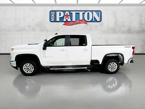 Used 2025 Chevrolet Silverado 2500 LT w/ Convenience Package AWD/4WD image 4