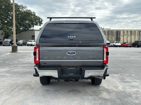 Used 2025 Ford F350 Lariat image 7