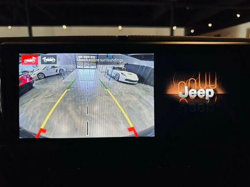 Used 2024 Jeep Wrangler Unlimited Rubicon AWD/4WD image 16