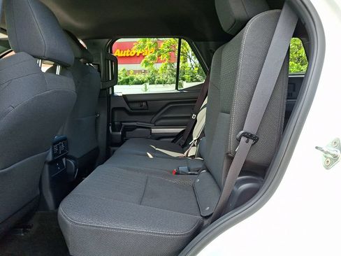 Certified 2025 Toyota 4Runner SR5 AWD/4WD image 10