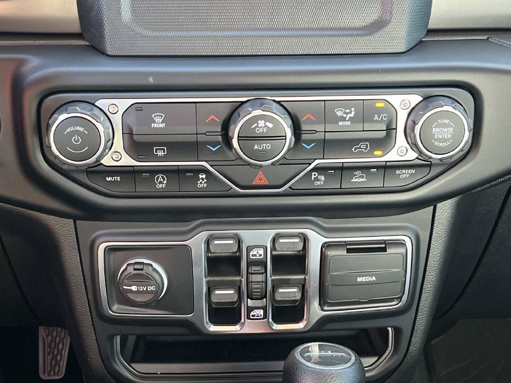 Used 2023 Jeep Gladiator Sport AWD/4WD image 14
