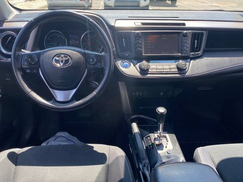 Used 2016 Toyota RAV4 XLE AWD/4WD image 9