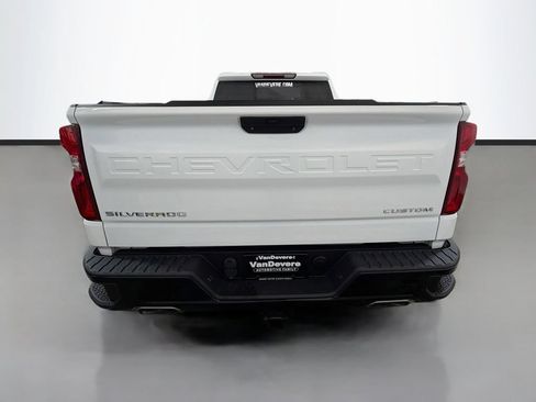 Used 2019 Chevrolet Silverado 1500 Custom Trail Boss w/ Custom Convenience Package AWD/4WD image 8