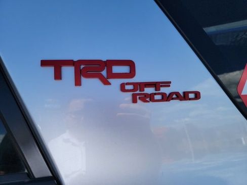 Used 2019 Toyota 4Runner TRD Off-Road Premium AWD/4WD image 9