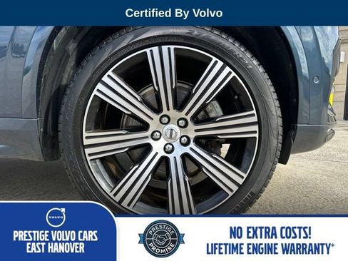 Certified 2025 Volvo XC90 B5 Plus AWD/4WD image 9
