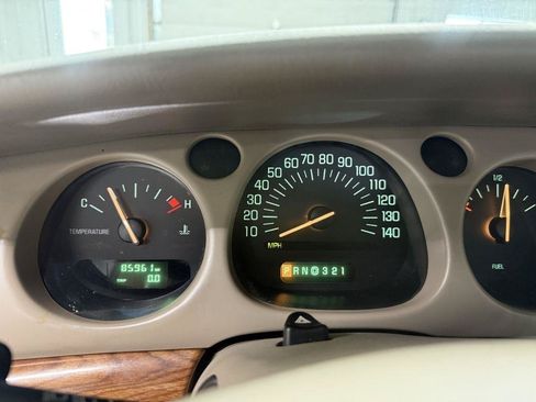 Used 2000 Buick Le Sabre Custom w/ Premium Opt Pkg FWD image 17