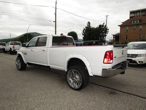 Used 2016 RAM 2500 SLT AWD/4WD image 3