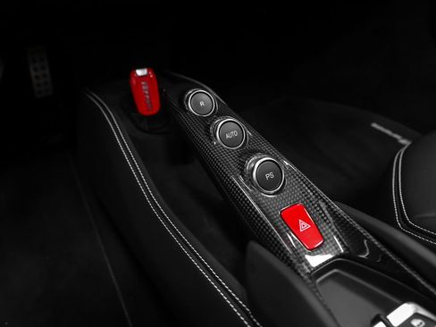 Certified 2022 Ferrari F8 Tributo RWD image 59