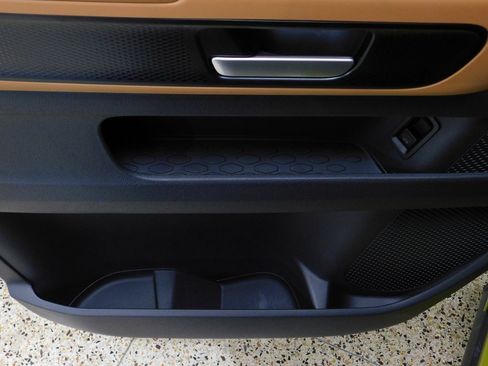 Used 2025 Volkswagen ID. Buzz 1st Edition image 30