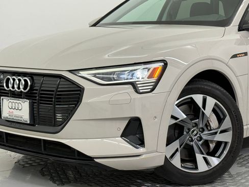 Used 2022 Audi e-tron Premium w/ Convenience Plus Package image 11