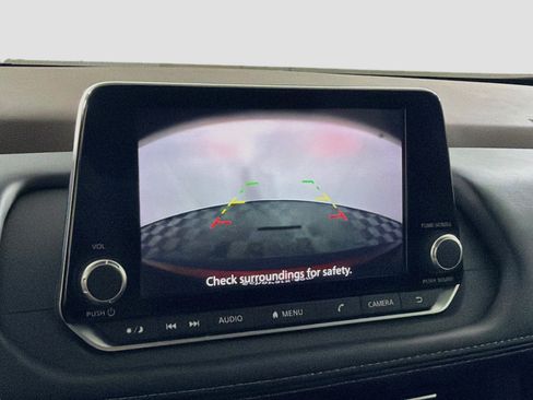 Used 2023 Nissan Rogue S FWD image 22
