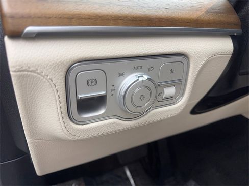 Used 2022 Mercedes-Benz GLE 350 4MATIC image 53