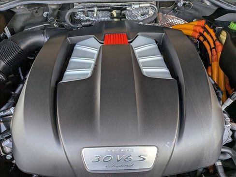 Used 2016 Porsche Cayenne S image 24