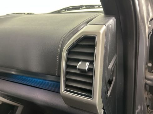 Used 2020 Ford F150 Lariat image 18