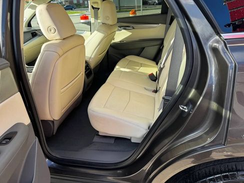 Used 2020 Cadillac XT5 Premium Luxury AWD/4WD image 12