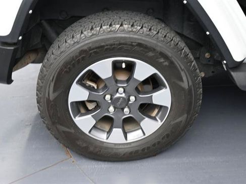 Used 2022 Jeep Wrangler Unlimited Sahara AWD/4WD image 24
