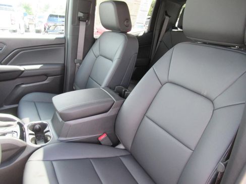 New 2026 GMC Canyon Elevation w/ Convenience Package RWD image 20
