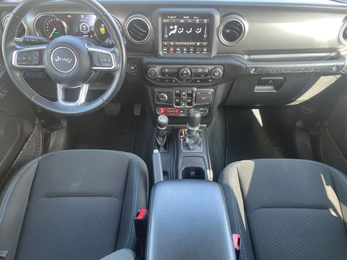 Used 2022 Jeep Wrangler Unlimited Rubicon 4xe AWD/4WD image 20
