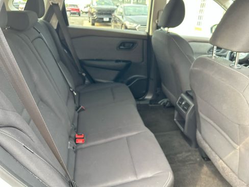 Used 2023 Nissan Rogue S FWD image 23