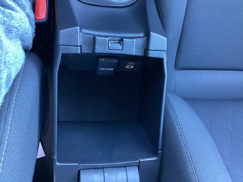 Certified 2023 Toyota Corolla LE image 28