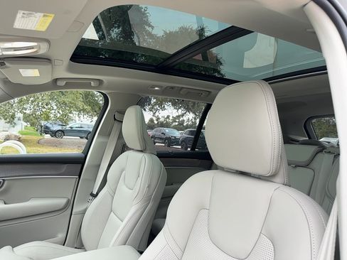 Used 2026 Volvo XC90 B6 Ultra w/ Protection Package AWD/4WD image 10