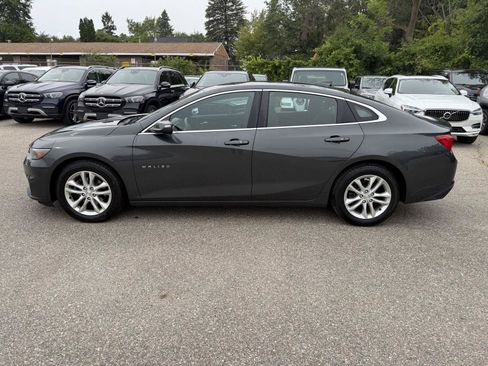 Used 2017 Chevrolet Malibu LT FWD image 4