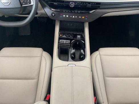 Used 2025 Nissan Murano SL image 17