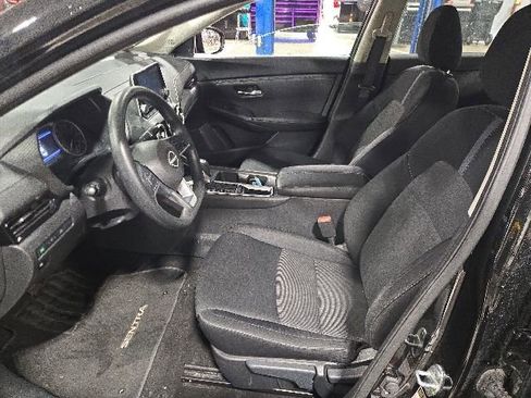 Used 2024 Nissan Sentra SV FWD image 13