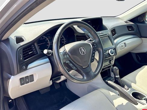 Used 2017 Acura ILX FWD image 9
