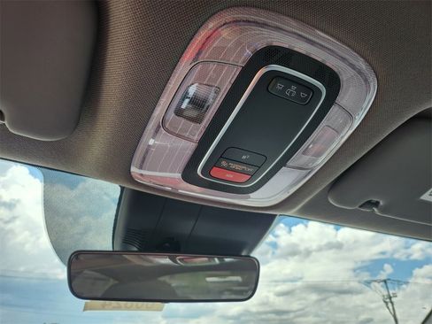 New 2025 Hyundai Elantra SEL image 18