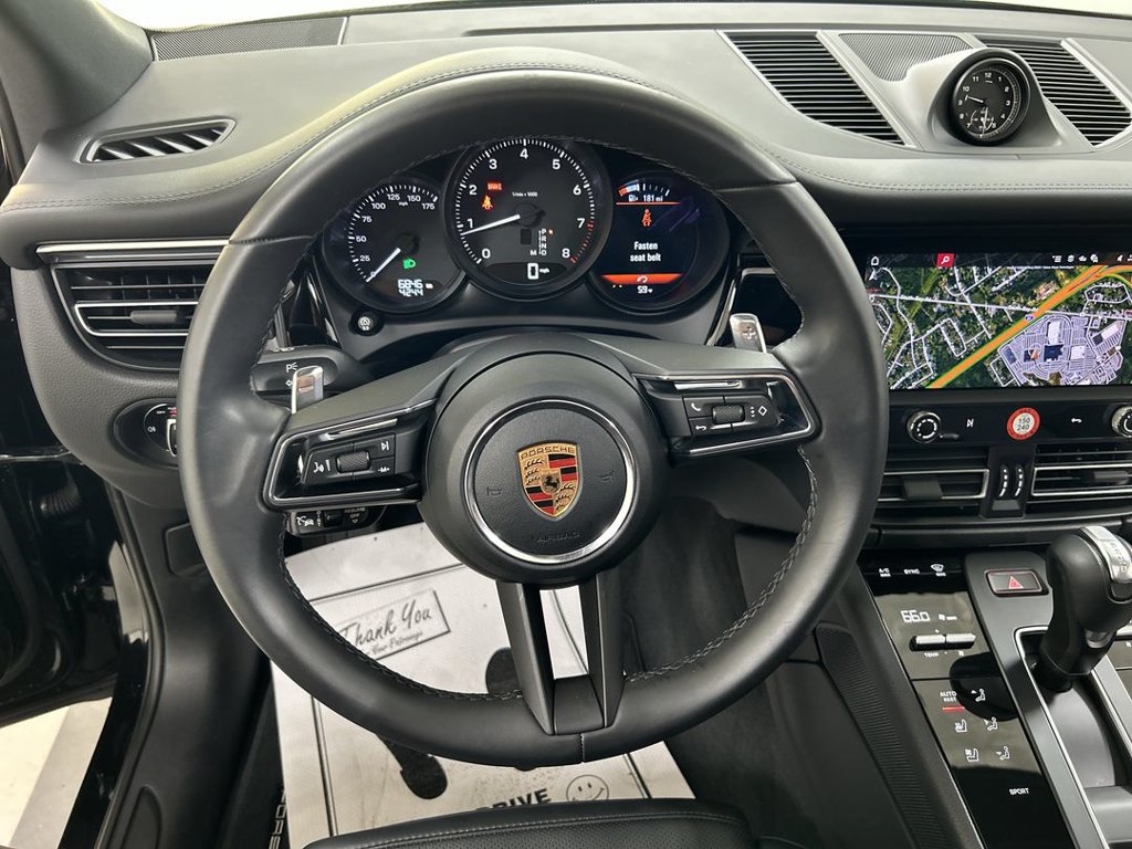 Certified 2026 Porsche Macan AWD/4WD image 4