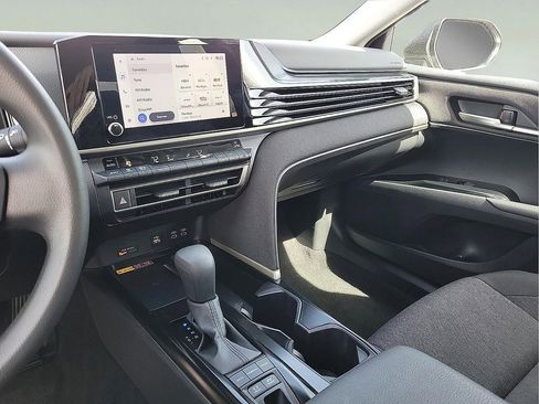 Used 2025 Toyota Camry LE image 20