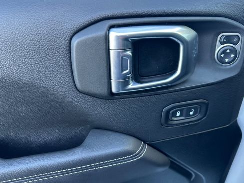 Used 2021 Jeep Wrangler Unlimited Sahara image 13