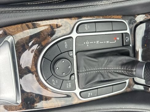 Used 2011 Mercedes-Benz SL 550 image 20